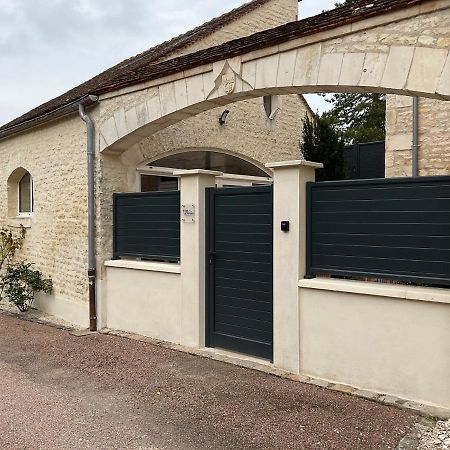 Villa Logis Du Faubourg Val-de-Mercy Exterior foto